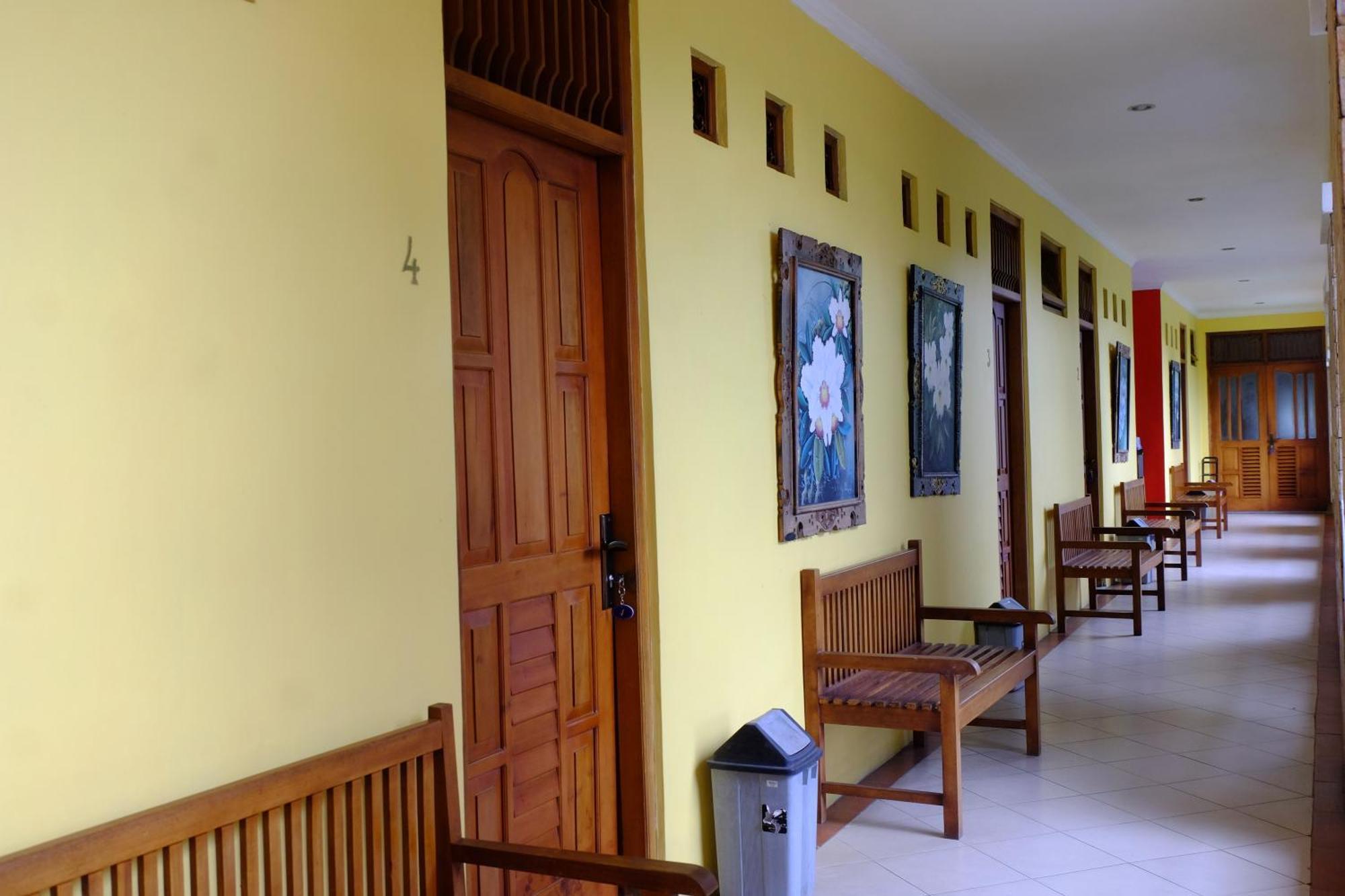 วิลลา อลีเซีย Hotel Maguwo ภายนอก รูปภาพ