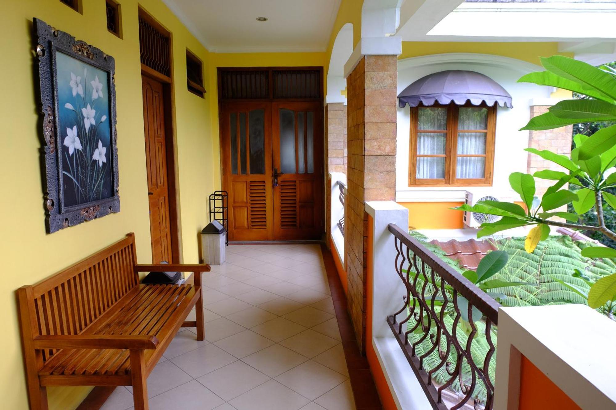 วิลลา อลีเซีย Hotel Maguwo ภายนอก รูปภาพ