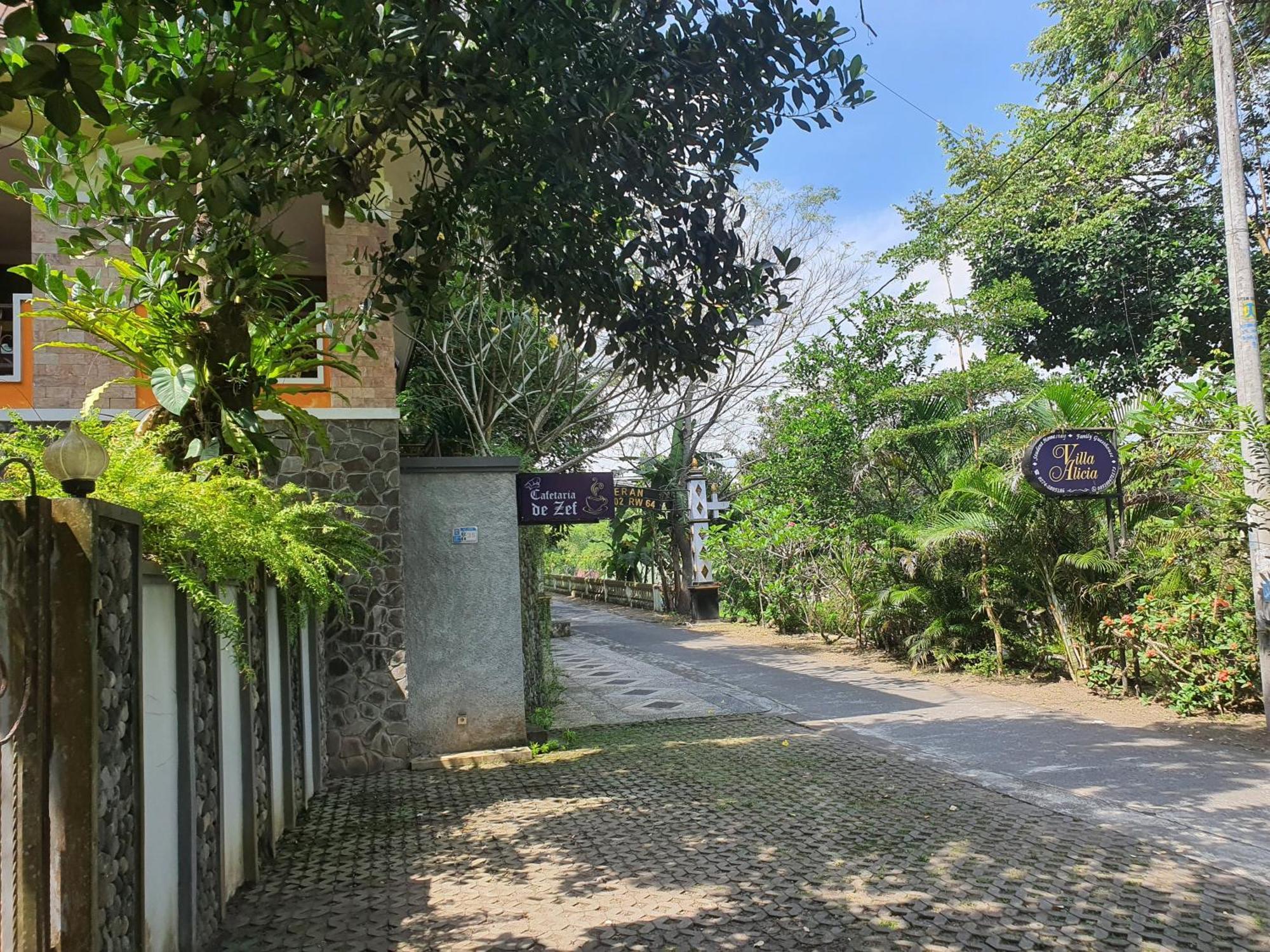 วิลลา อลีเซีย Hotel Maguwo ภายนอก รูปภาพ