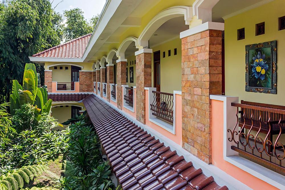 วิลลา อลีเซีย Hotel Maguwo ภายนอก รูปภาพ